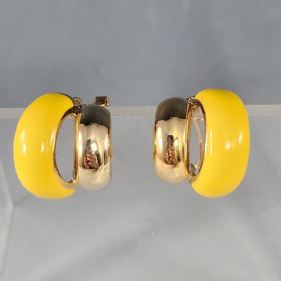 Yellow Enamel Gold Post Style Earrings Pierced Ears Round Hoop 1980s Deco VTG - Picture 3 of 9